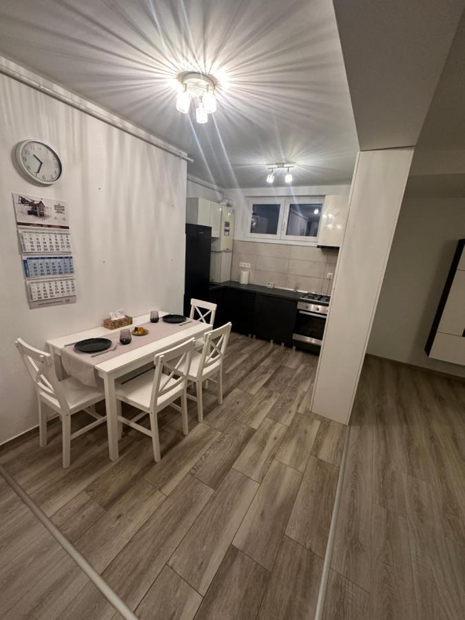 Appartamento Hugo Residance Braşov Esterno foto
